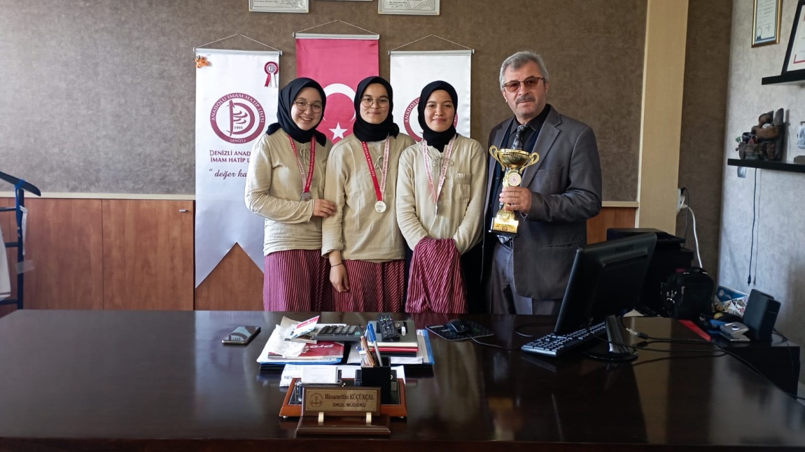Okul sporları Geleneksel Türk Okçuluğu yarışması'nda genç kızlar kategorisinde okulumuzu temsilen katılan takımımız 2. olmuştur